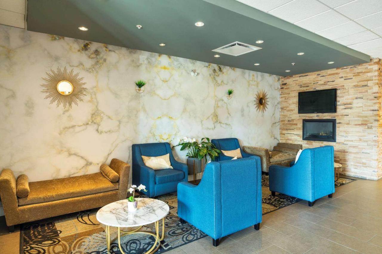 Comfort Inn & Suites Surrey Luaran gambar