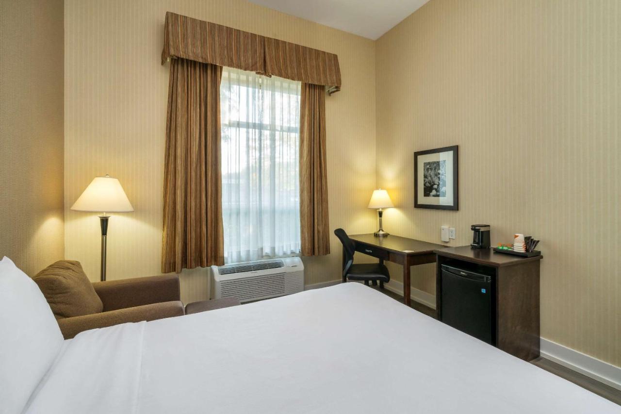 Comfort Inn & Suites Surrey Luaran gambar
